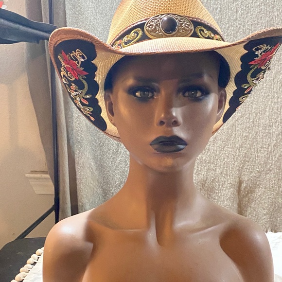 Stylish Tan Western Hat with Embellished Band - Picture 2 of 6